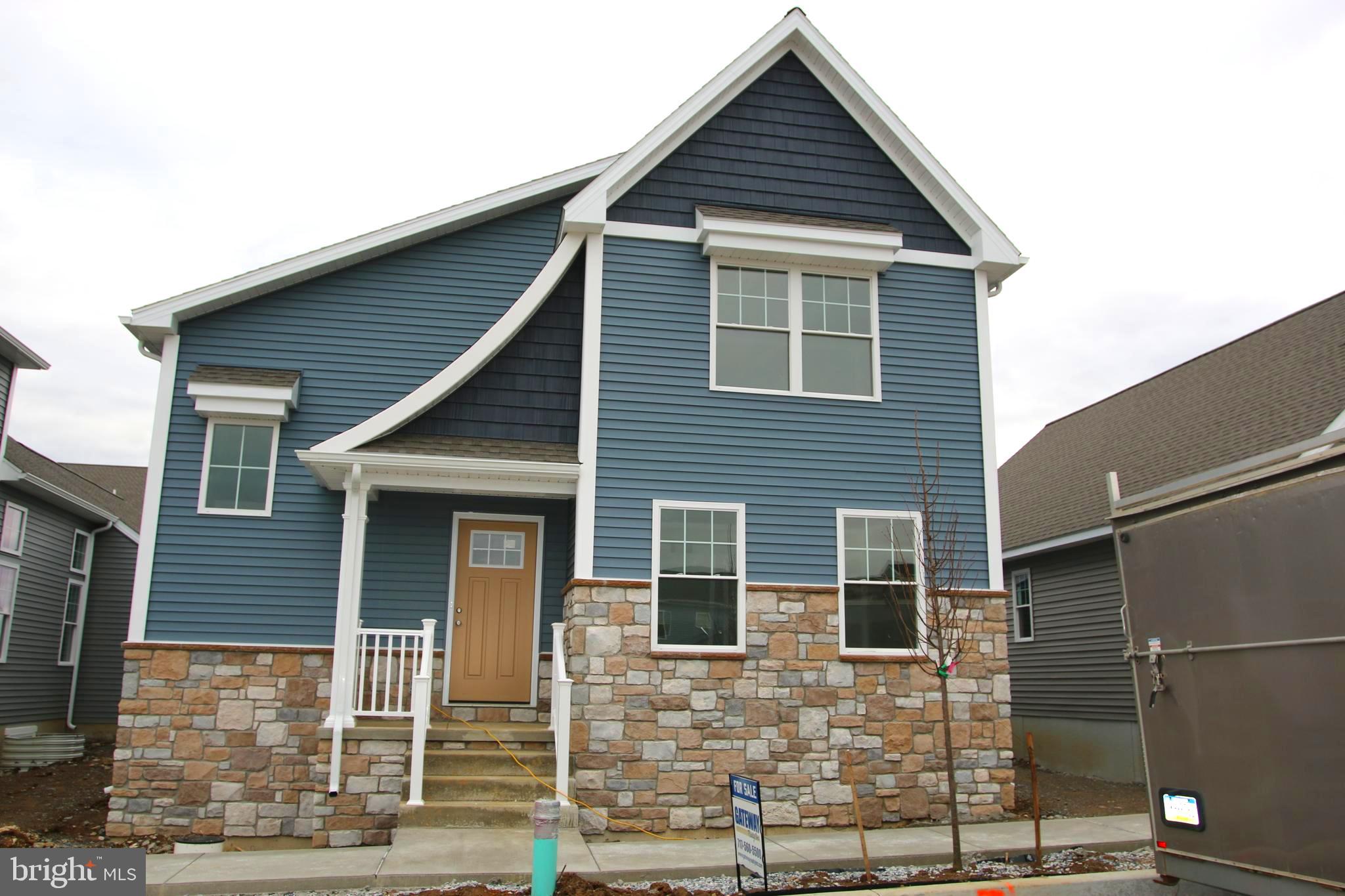 38 PACIFIC BOULEVARD .......(LOT 35)