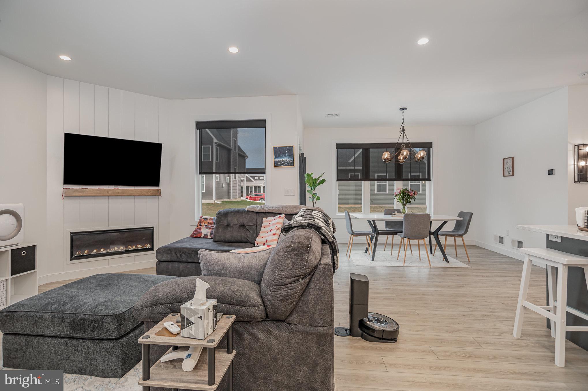 1415 HEATHERWOOD DRIVE