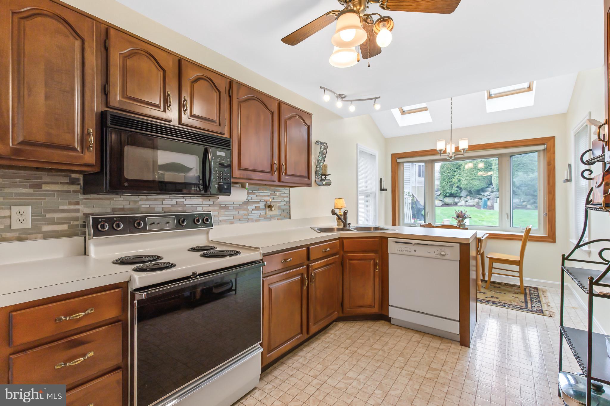 6476 LINCOLN COURT