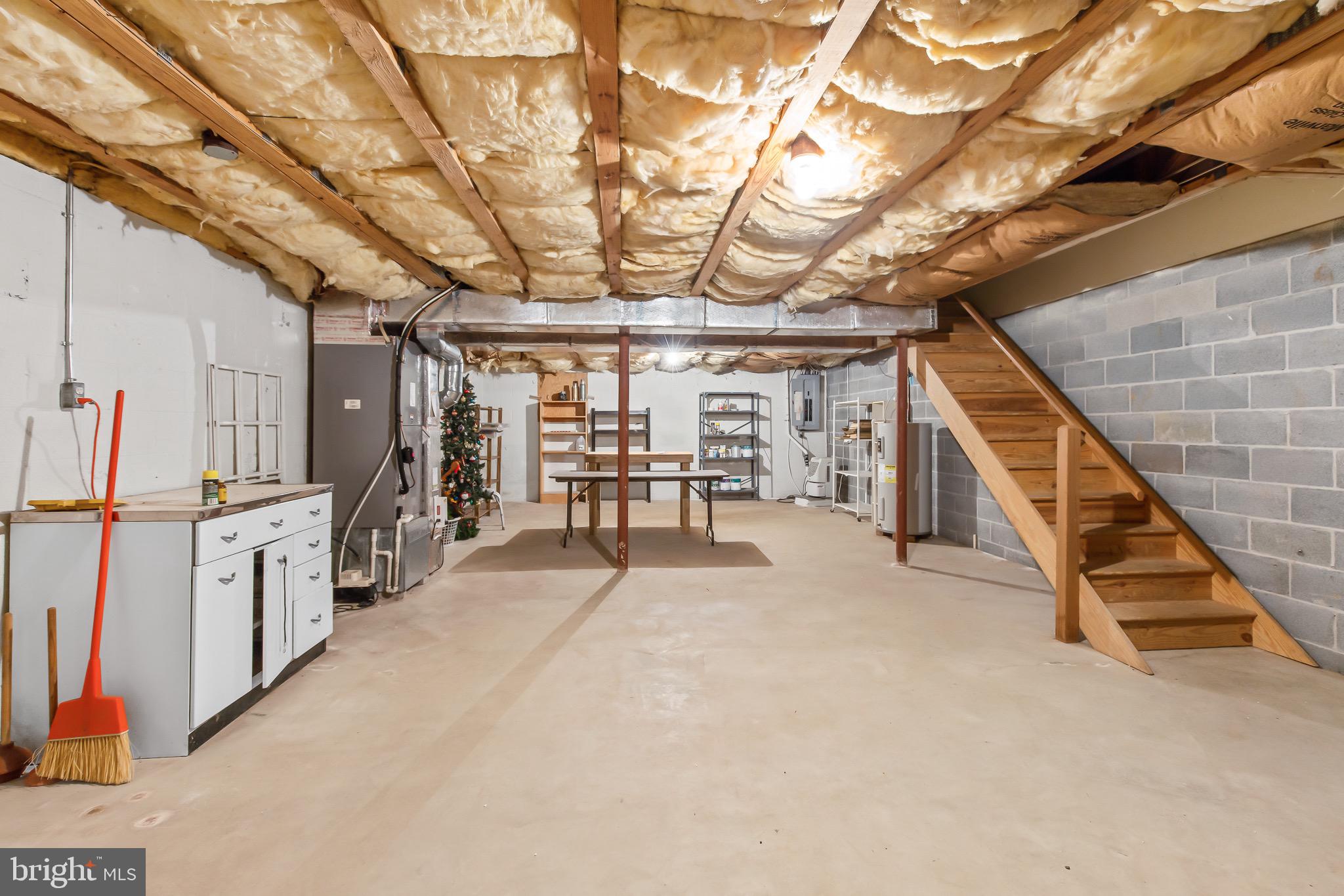 6476 LINCOLN COURT