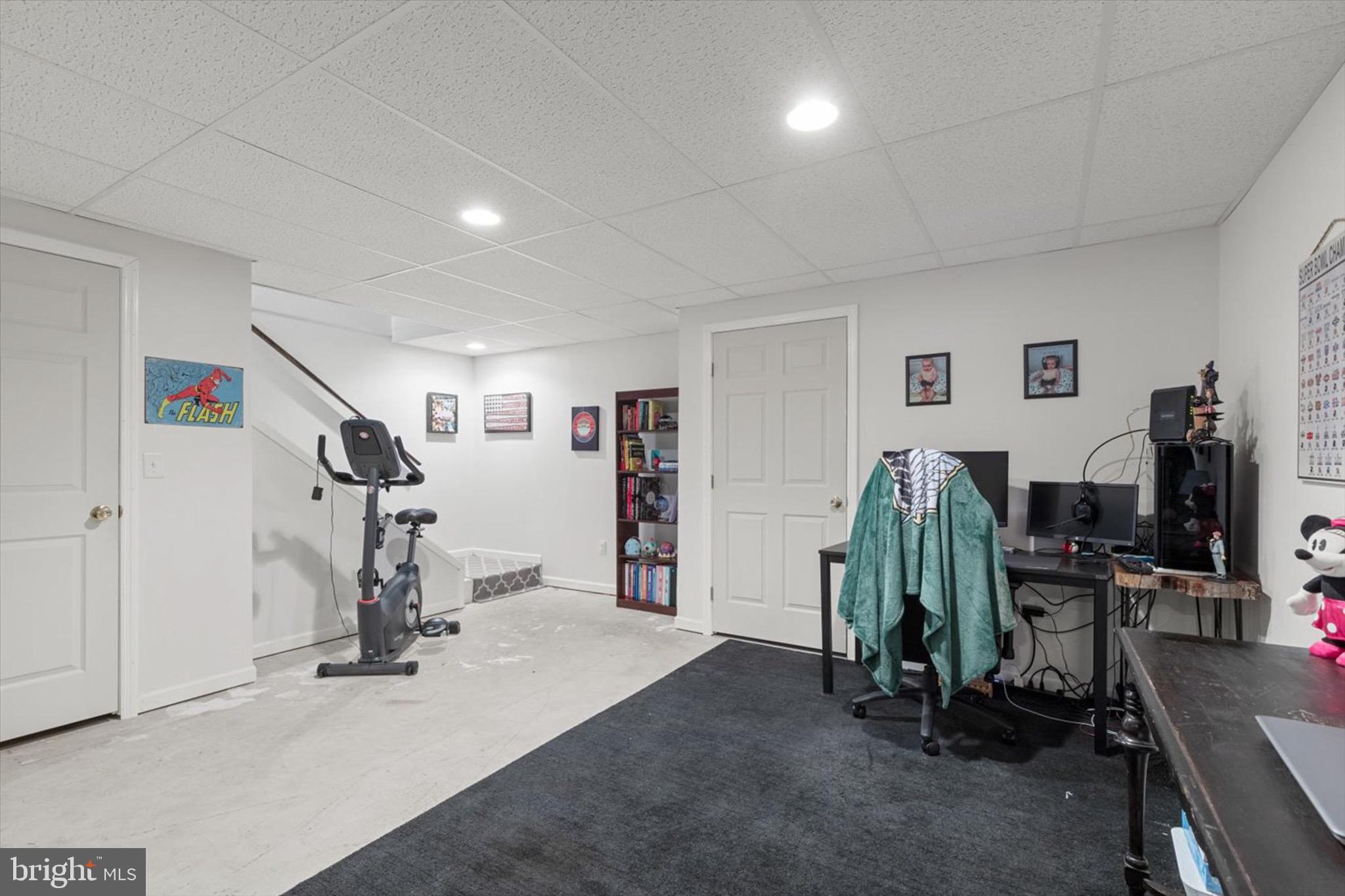 739 KNOLL DRIVE