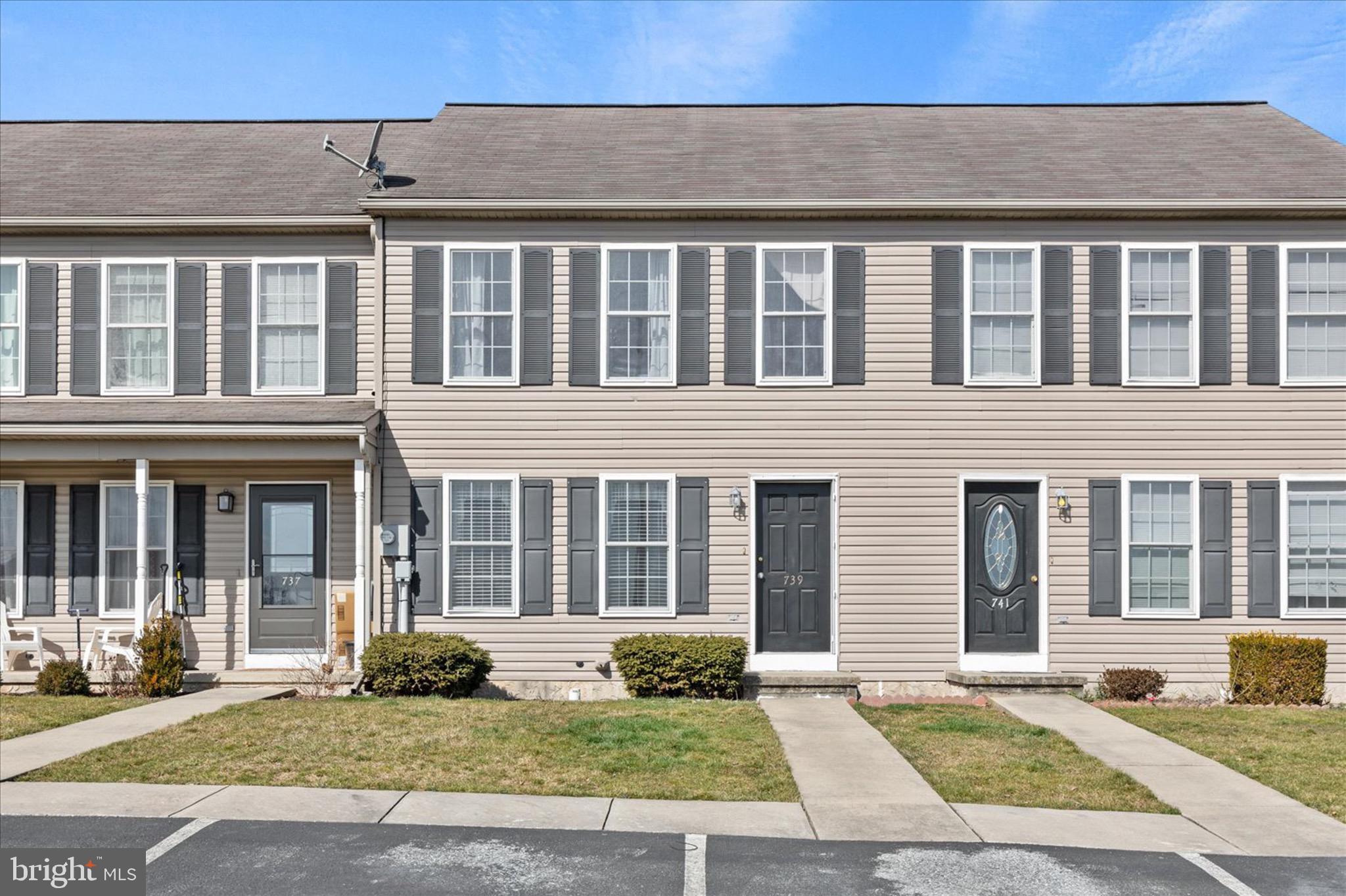 739 KNOLL DRIVE