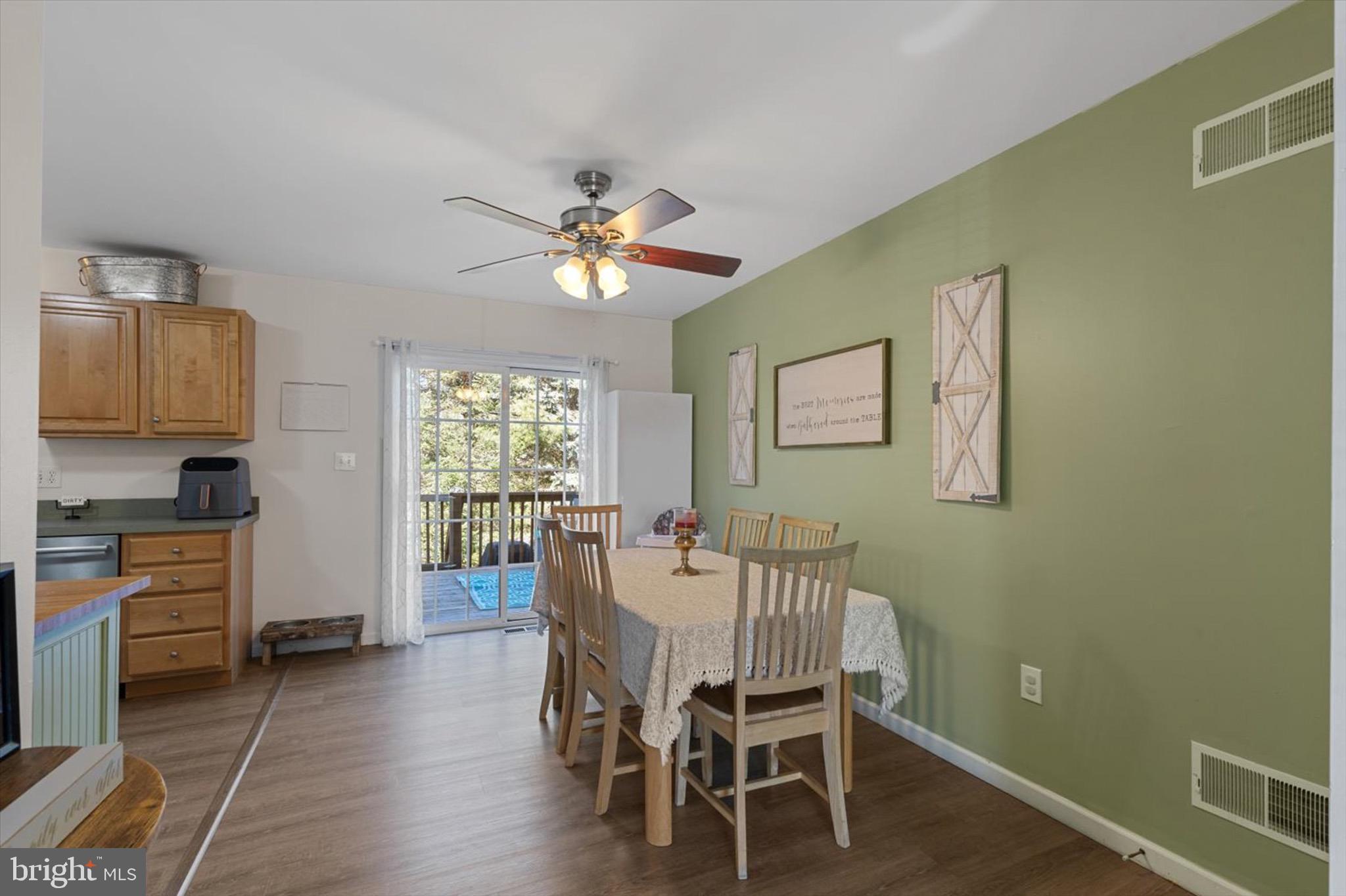 739 KNOLL DRIVE