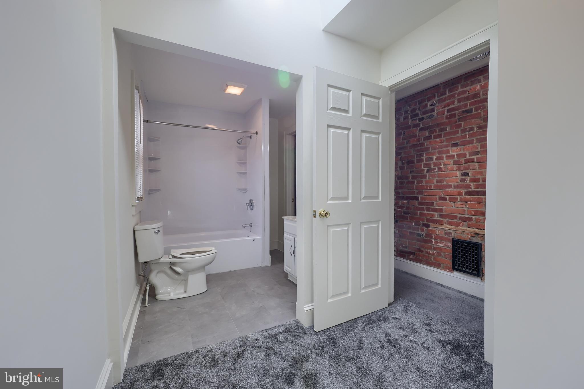 619 NEW GREEN STREET