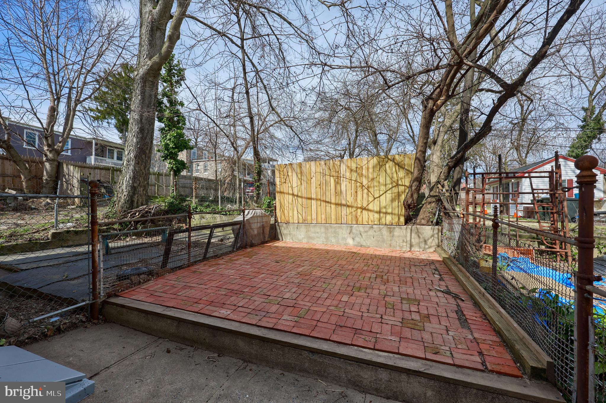 619 NEW GREEN STREET