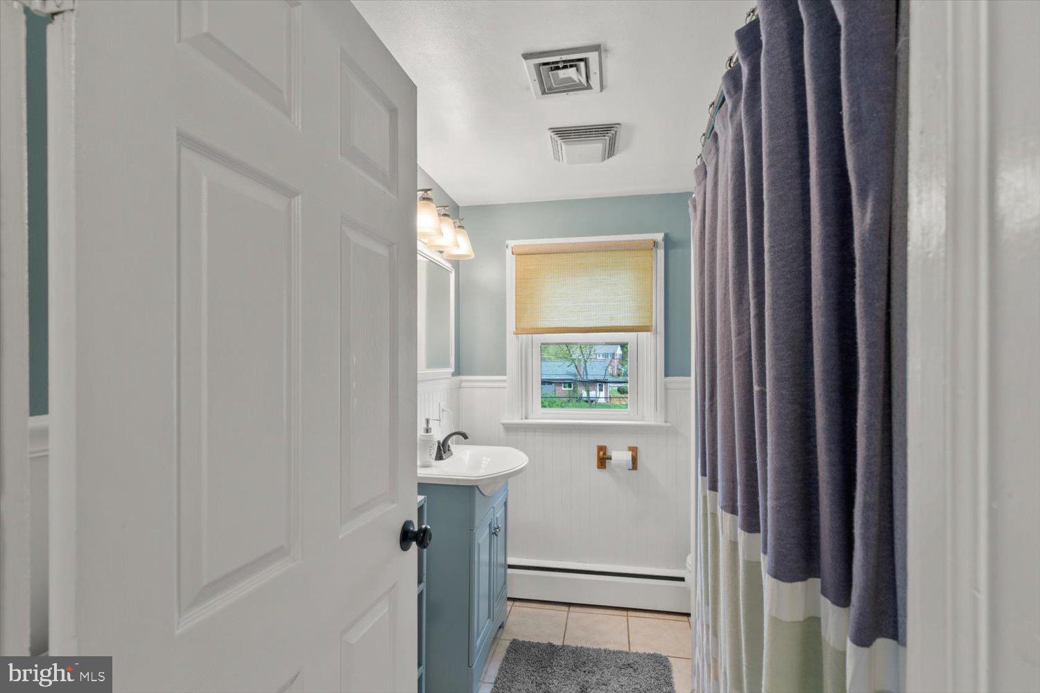 1021 EDGEMOOR COURT