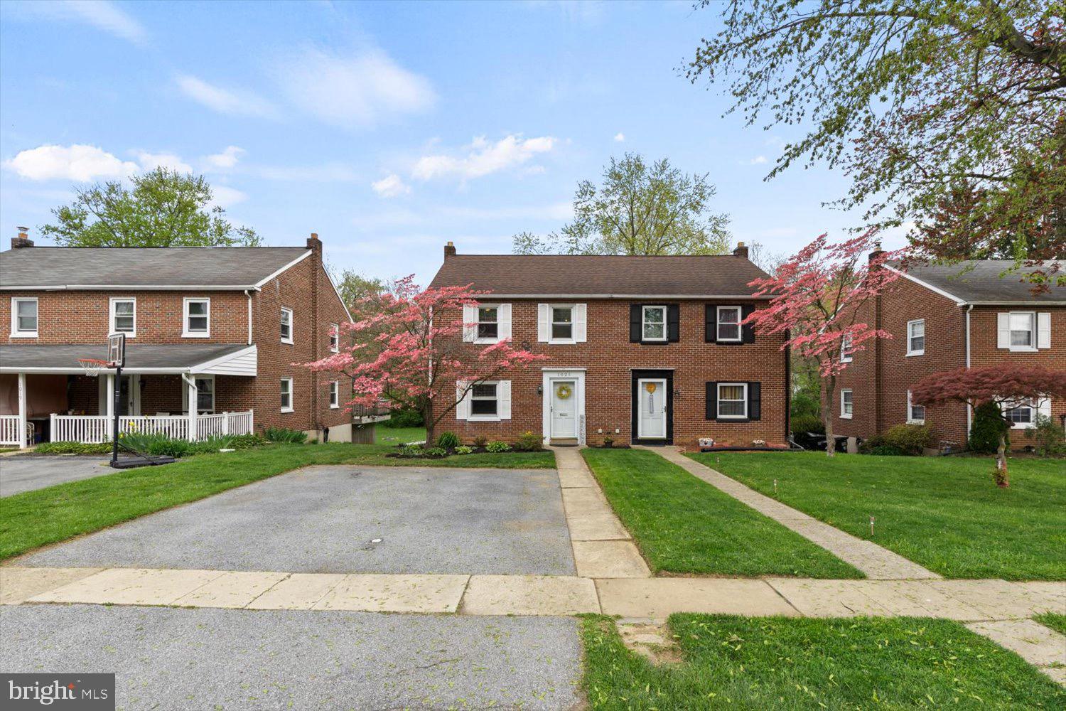 1021 EDGEMOOR COURT