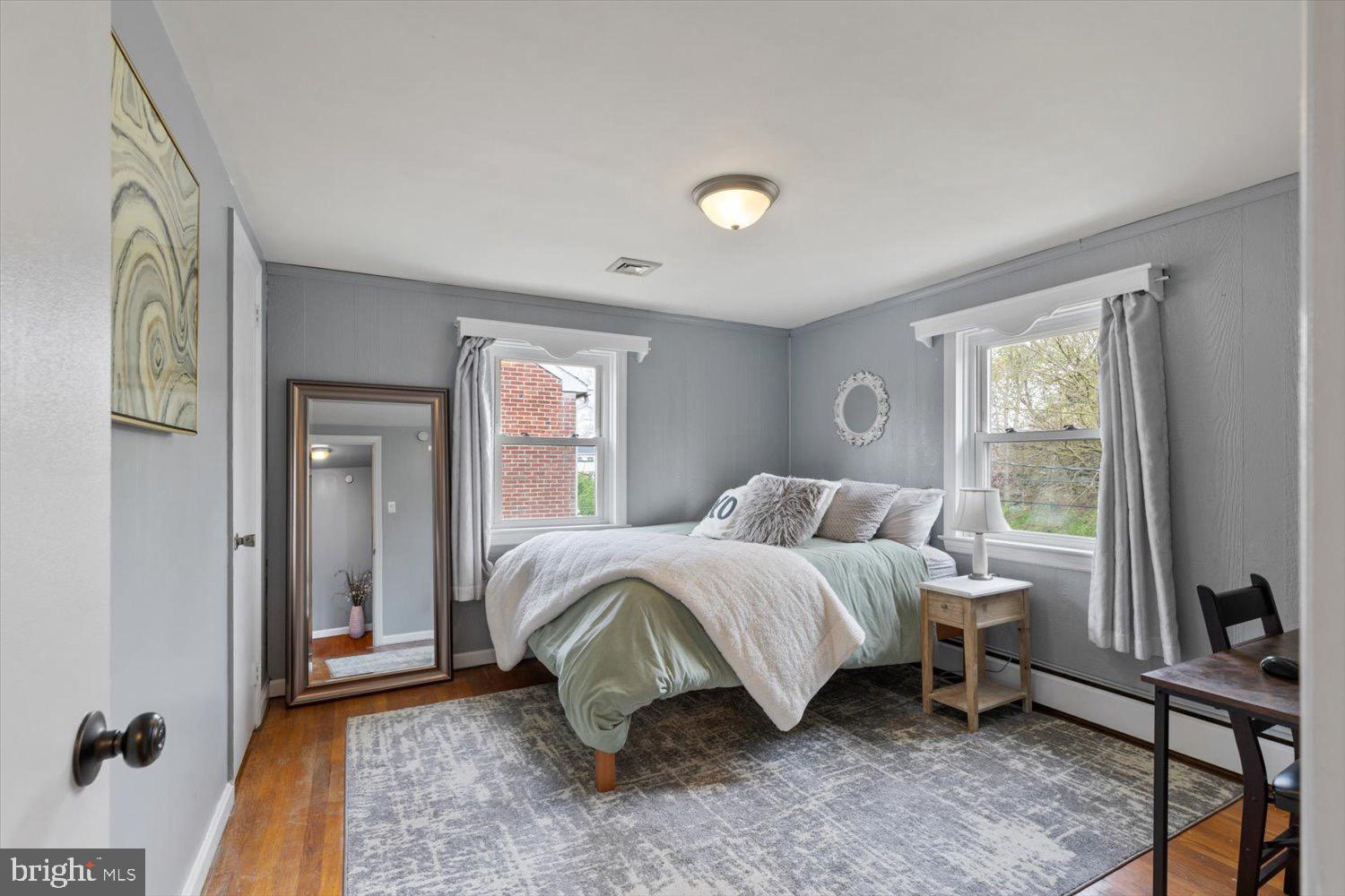 1021 EDGEMOOR COURT