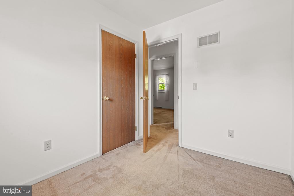 18 CLARENDON DRIVE