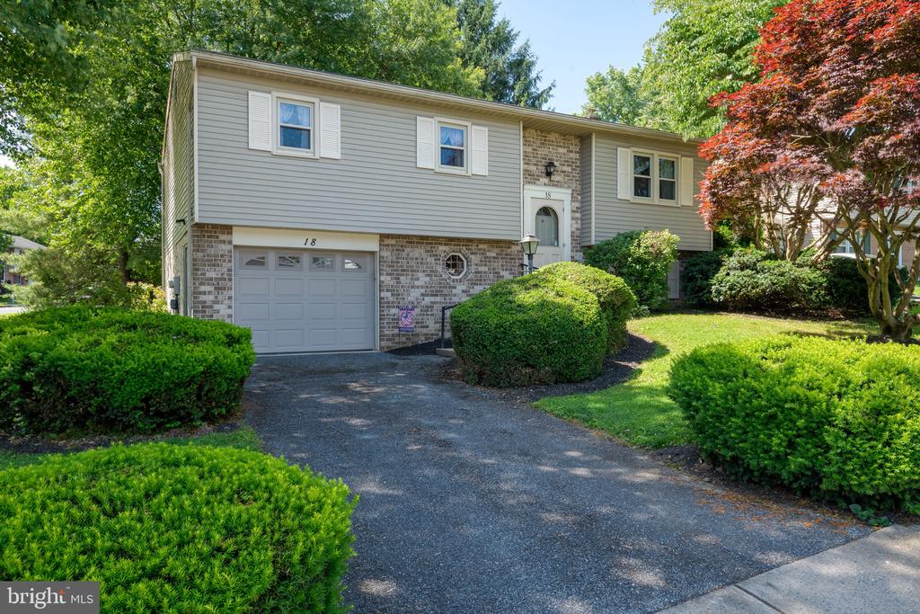 18 CLARENDON DRIVE