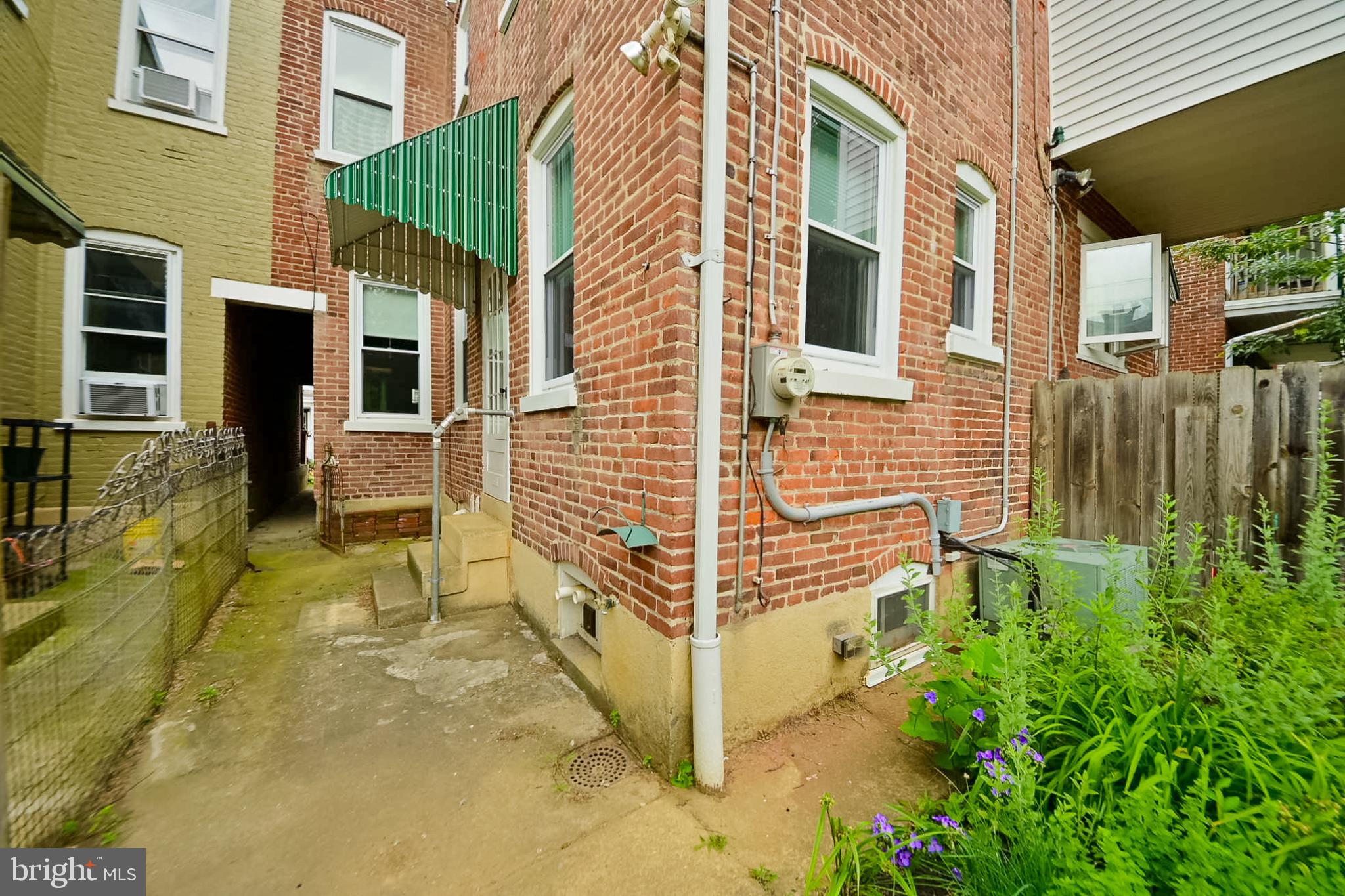623 N PINE STREET