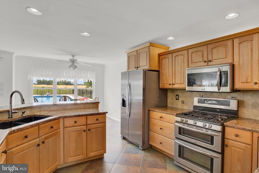 284 TRAIL ROAD N