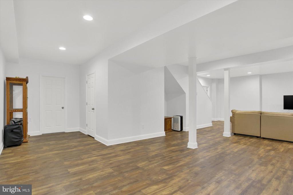 284 TRAIL ROAD N