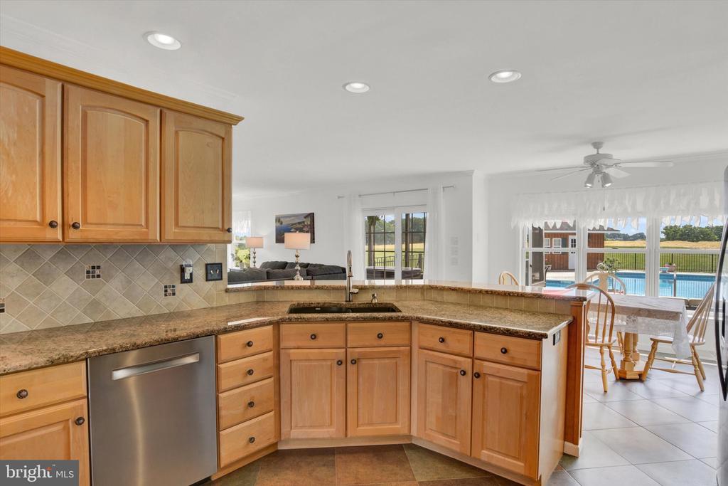 284 TRAIL ROAD N