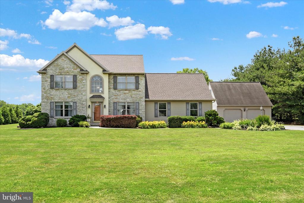 284 TRAIL ROAD N