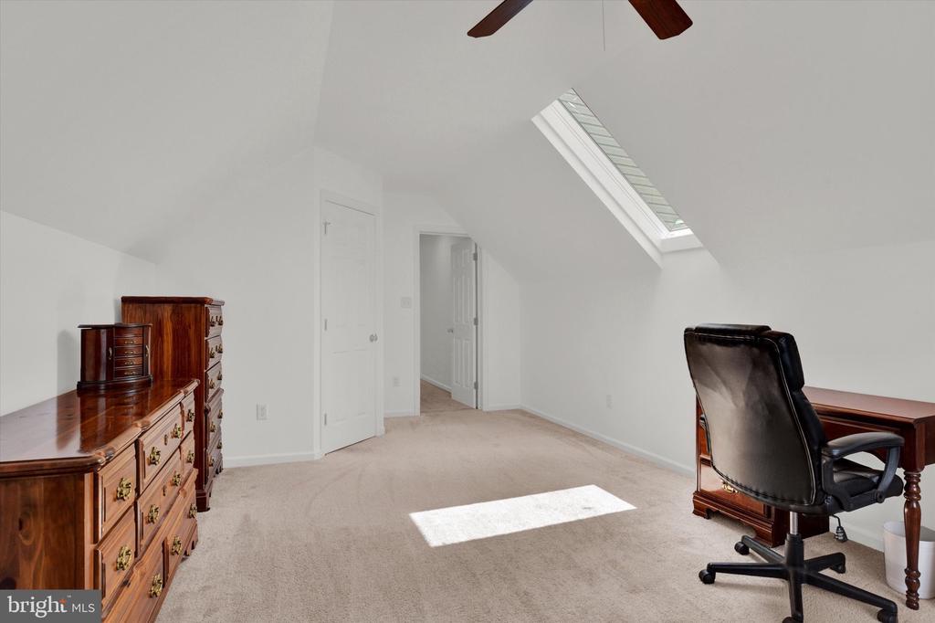 284 TRAIL ROAD N