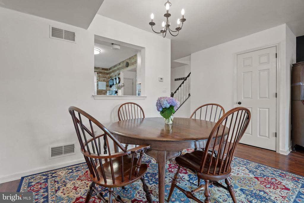 341 MEETINGHOUSE LANE