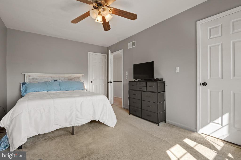 341 MEETINGHOUSE LANE