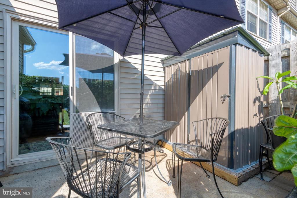 341 MEETINGHOUSE LANE