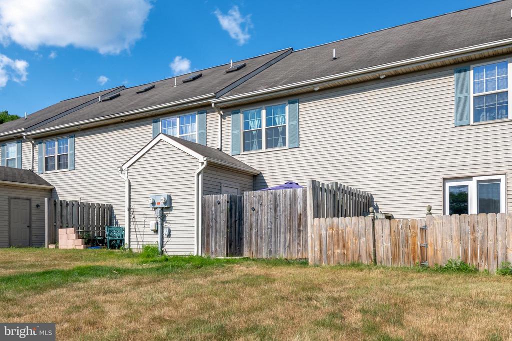 341 MEETINGHOUSE LANE