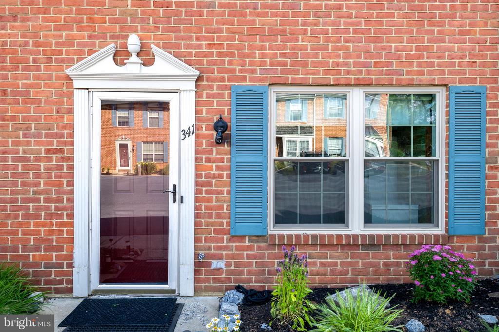 341 MEETINGHOUSE LANE