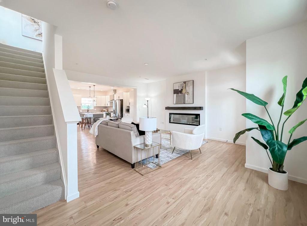 2411 ARTESIAN WAY