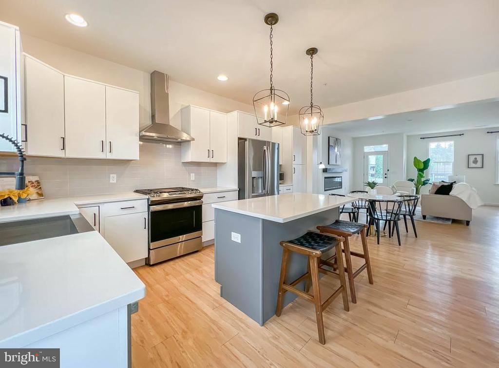 2411 ARTESIAN WAY