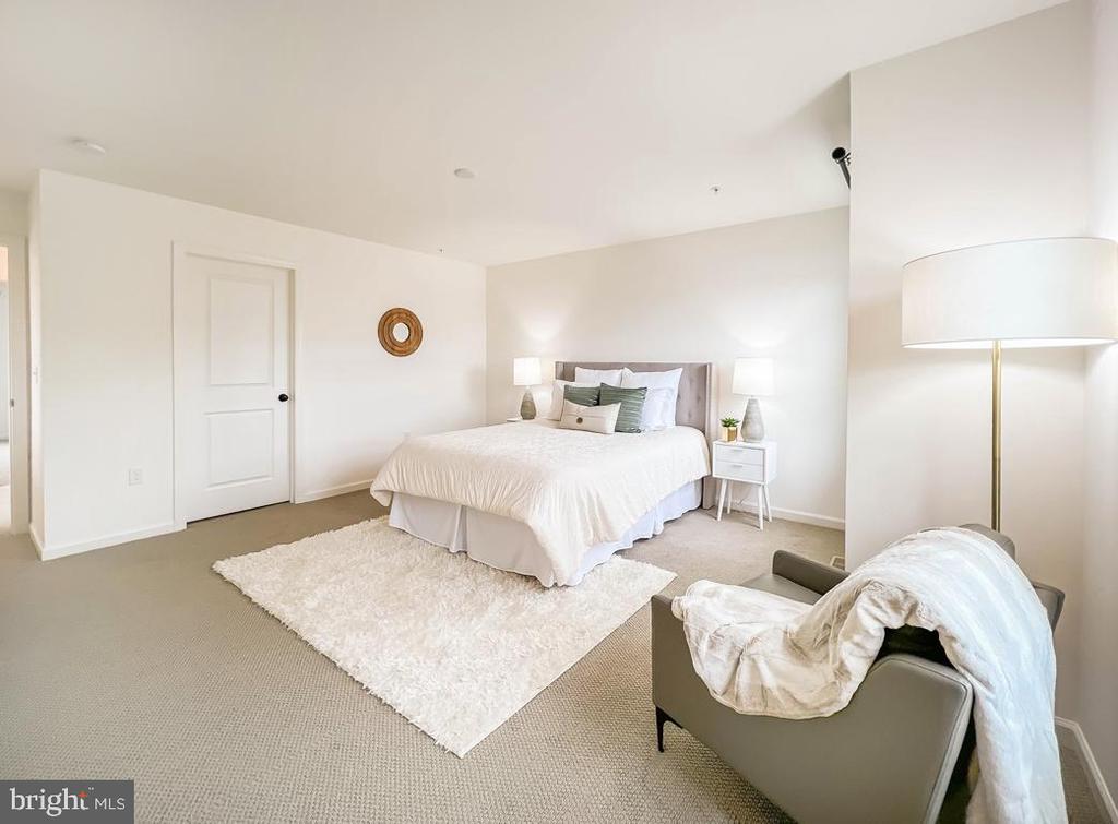 2411 ARTESIAN WAY