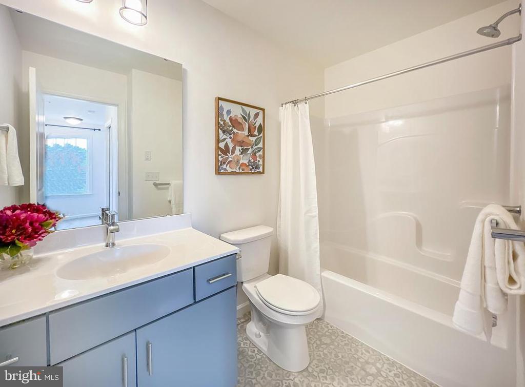 2411 ARTESIAN WAY