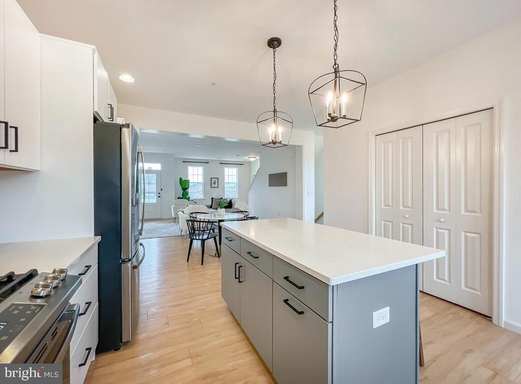 2411 ARTESIAN WAY