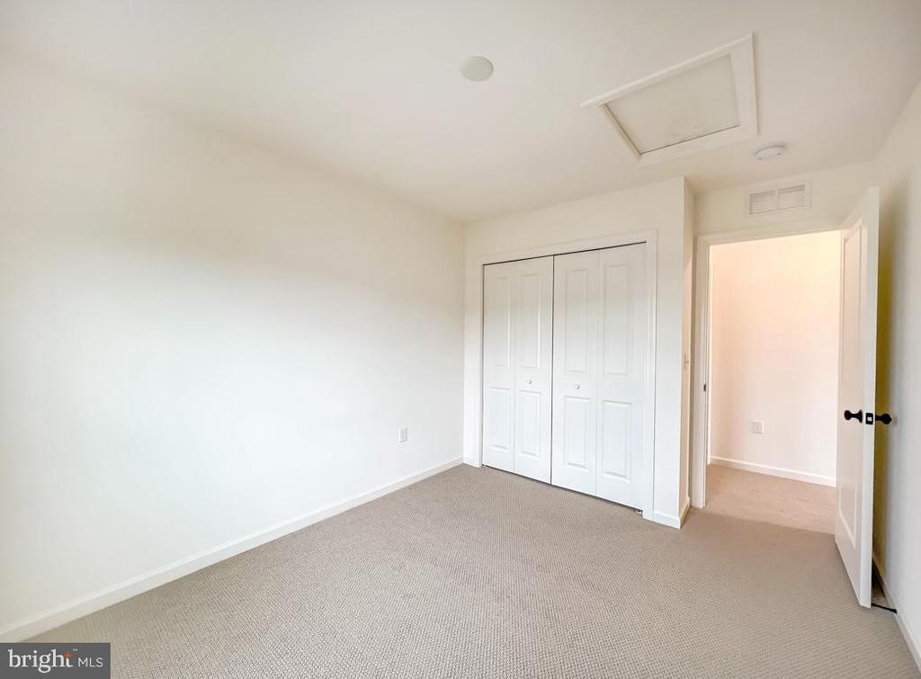 2411 ARTESIAN WAY