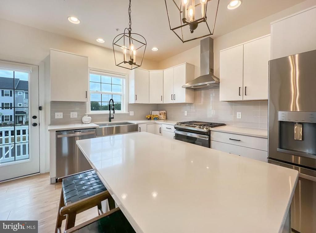 2411 ARTESIAN WAY