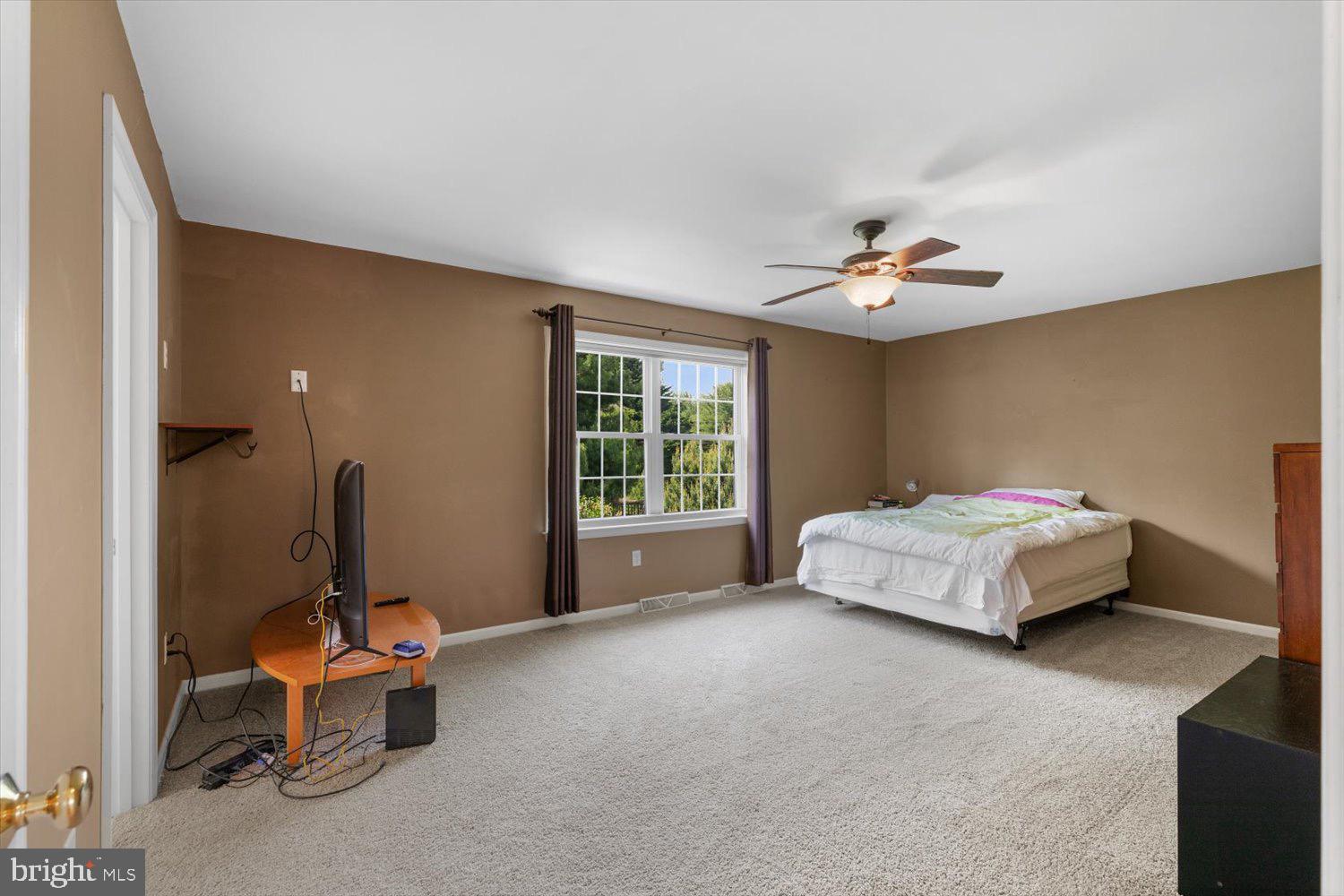 605 ROSEWOOD CIRCLE