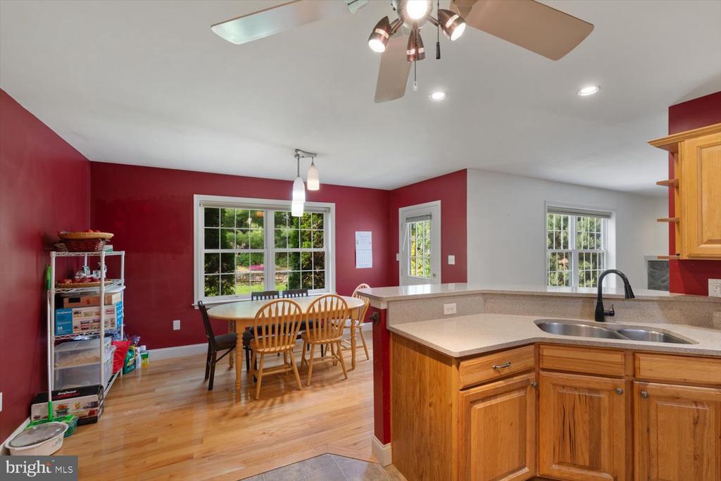 605 ROSEWOOD CIRCLE