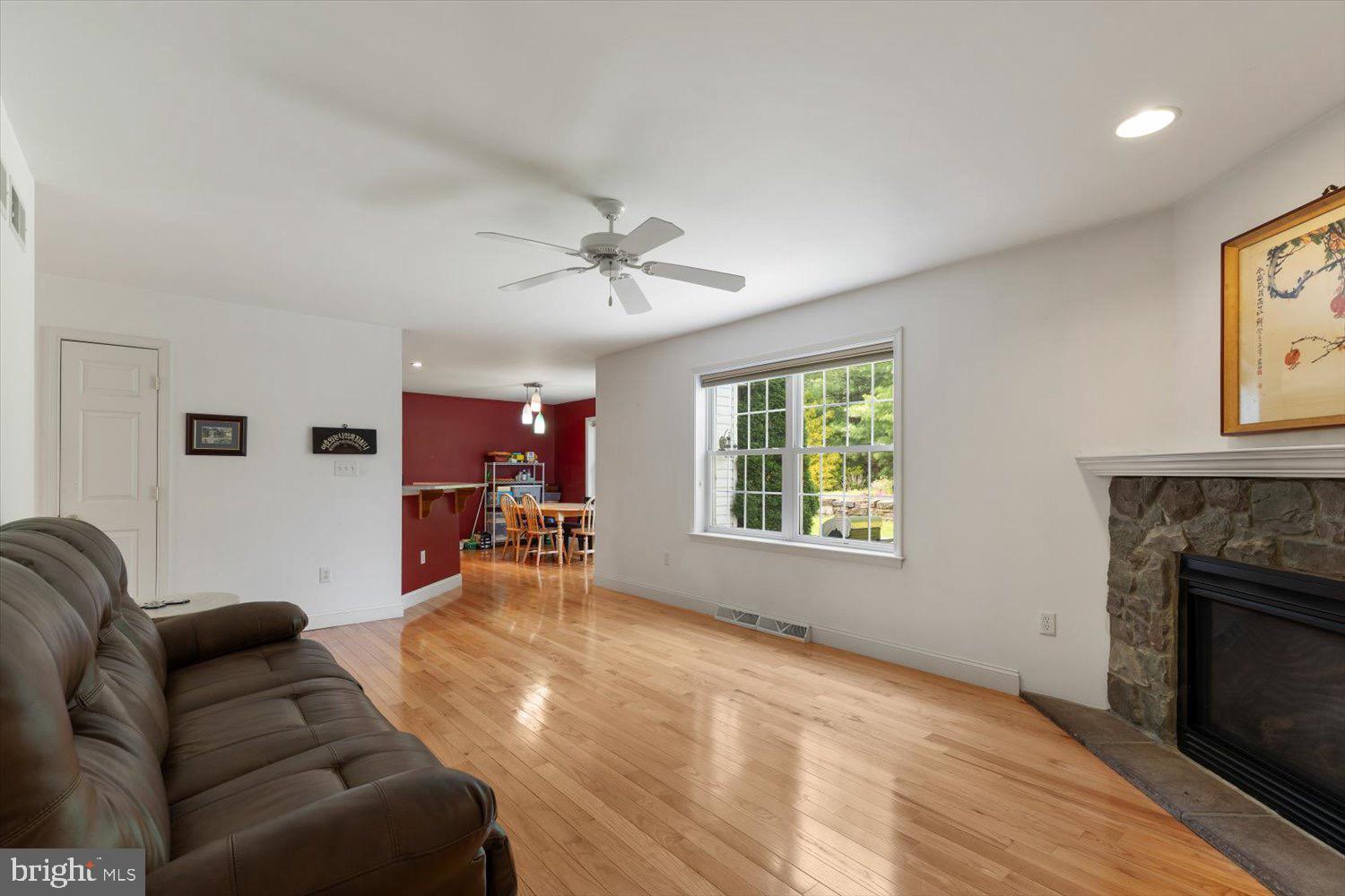 605 ROSEWOOD CIRCLE