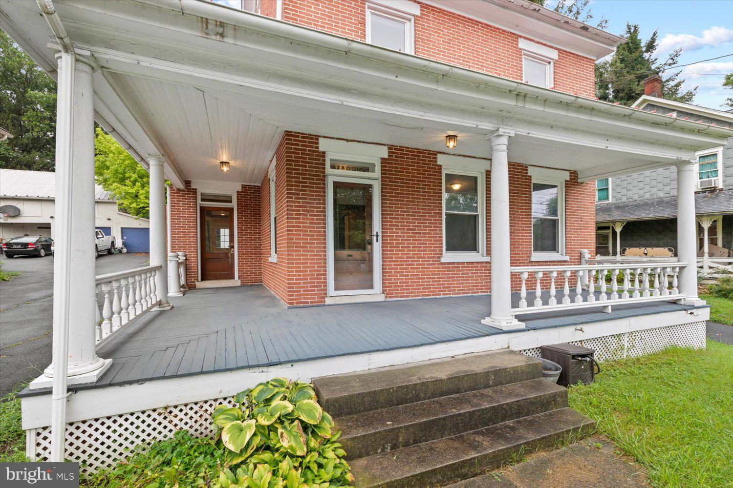 1108 WILLOW STREET PIKE