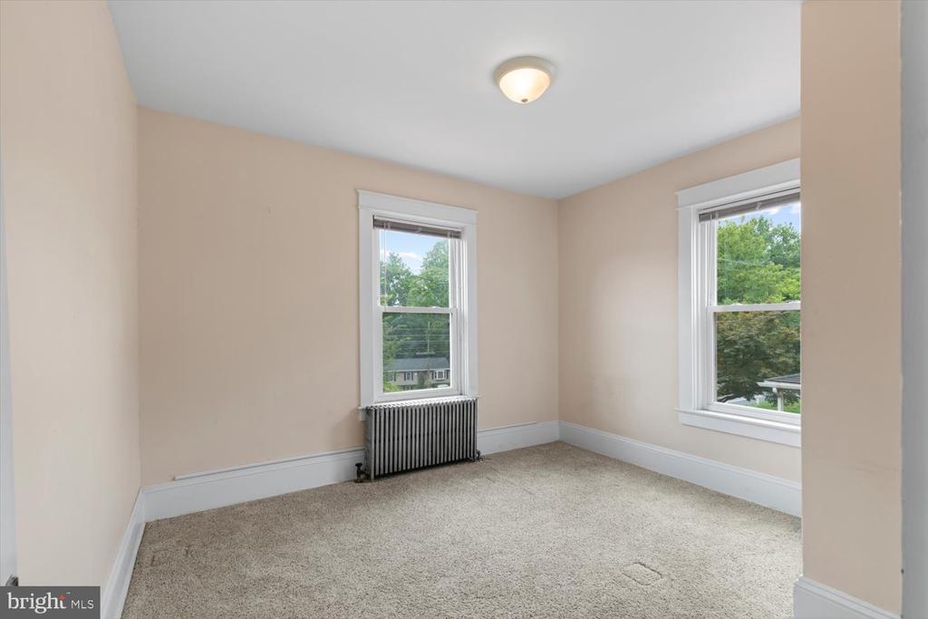 1108 WILLOW STREET PIKE