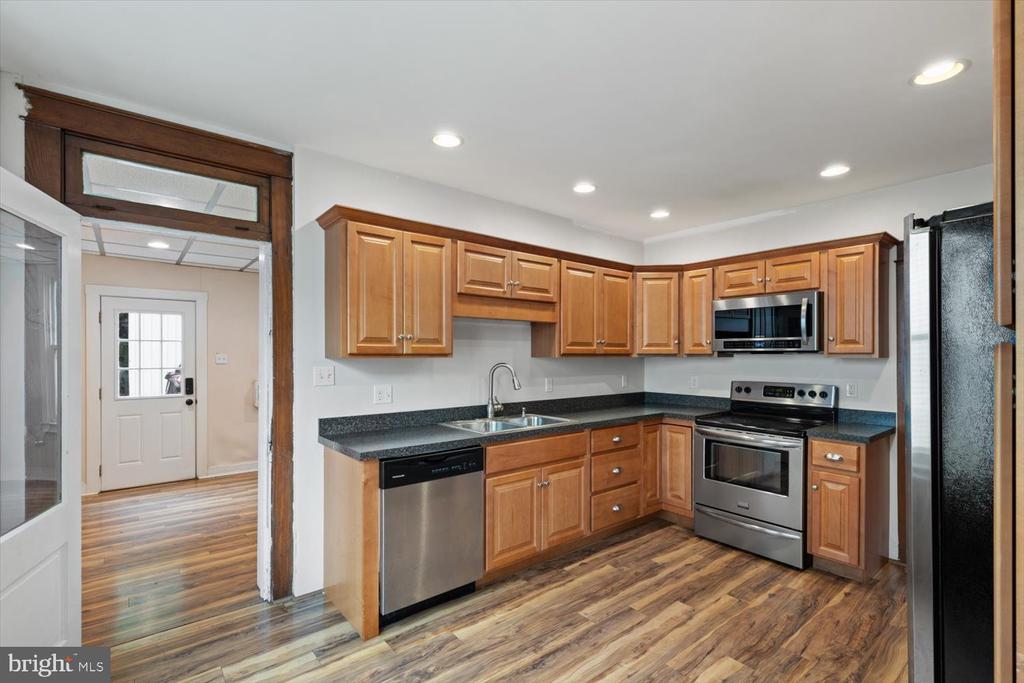 1108 WILLOW STREET PIKE