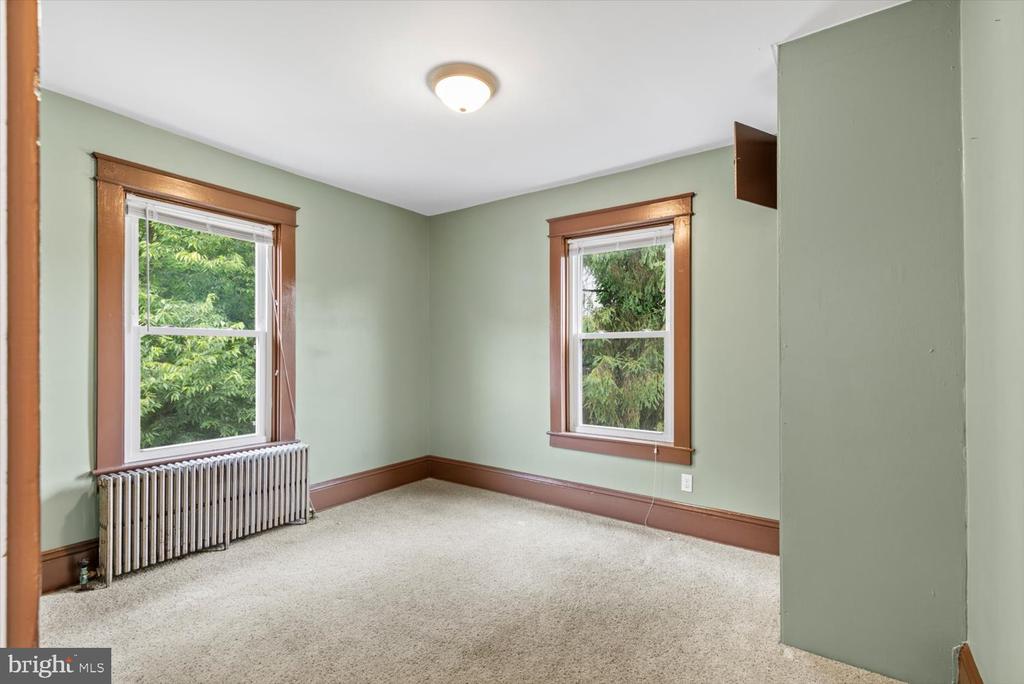 1108 WILLOW STREET PIKE