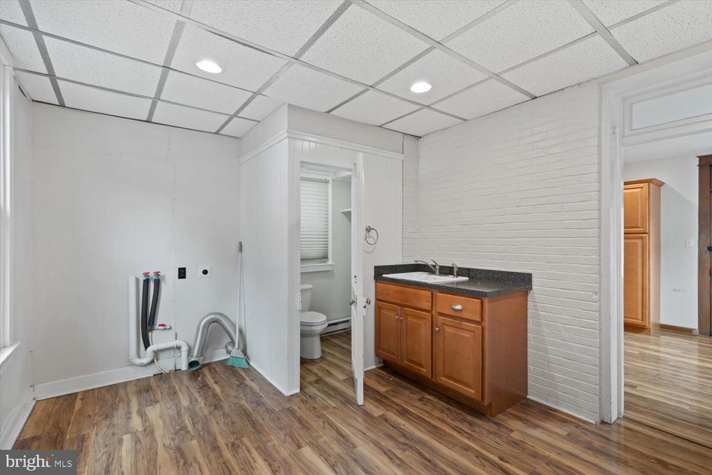 1108 WILLOW STREET PIKE