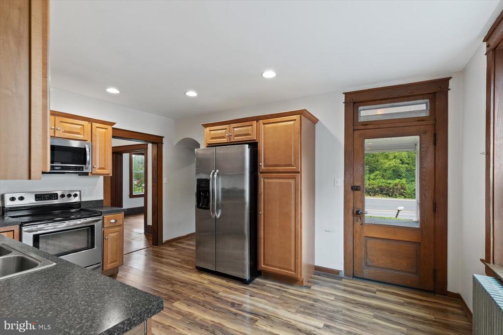 1108 WILLOW STREET PIKE