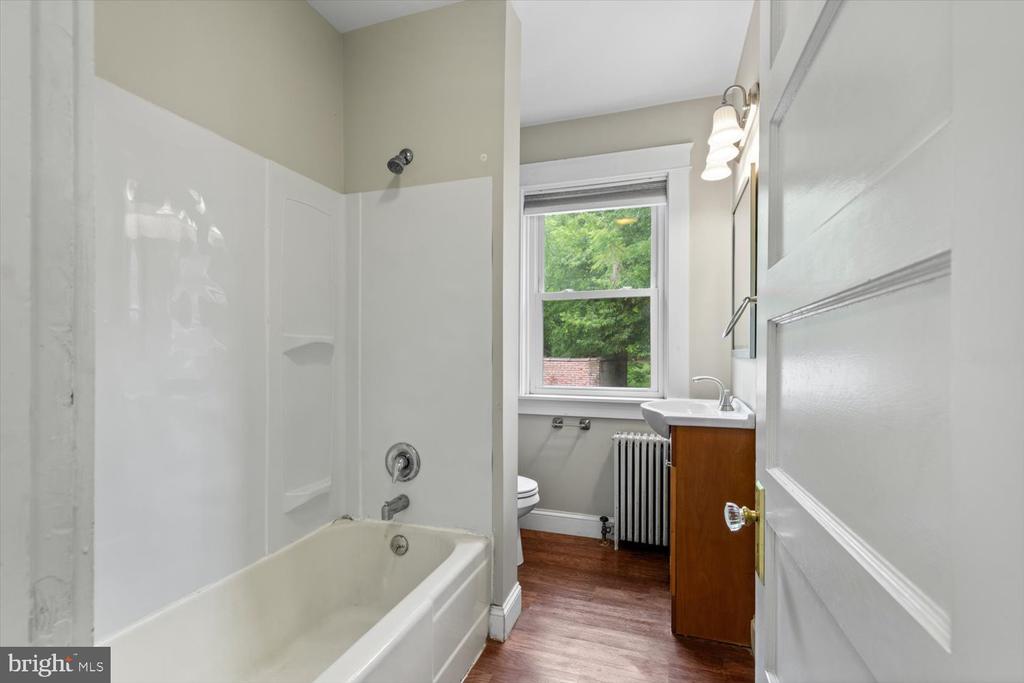 1108 WILLOW STREET PIKE