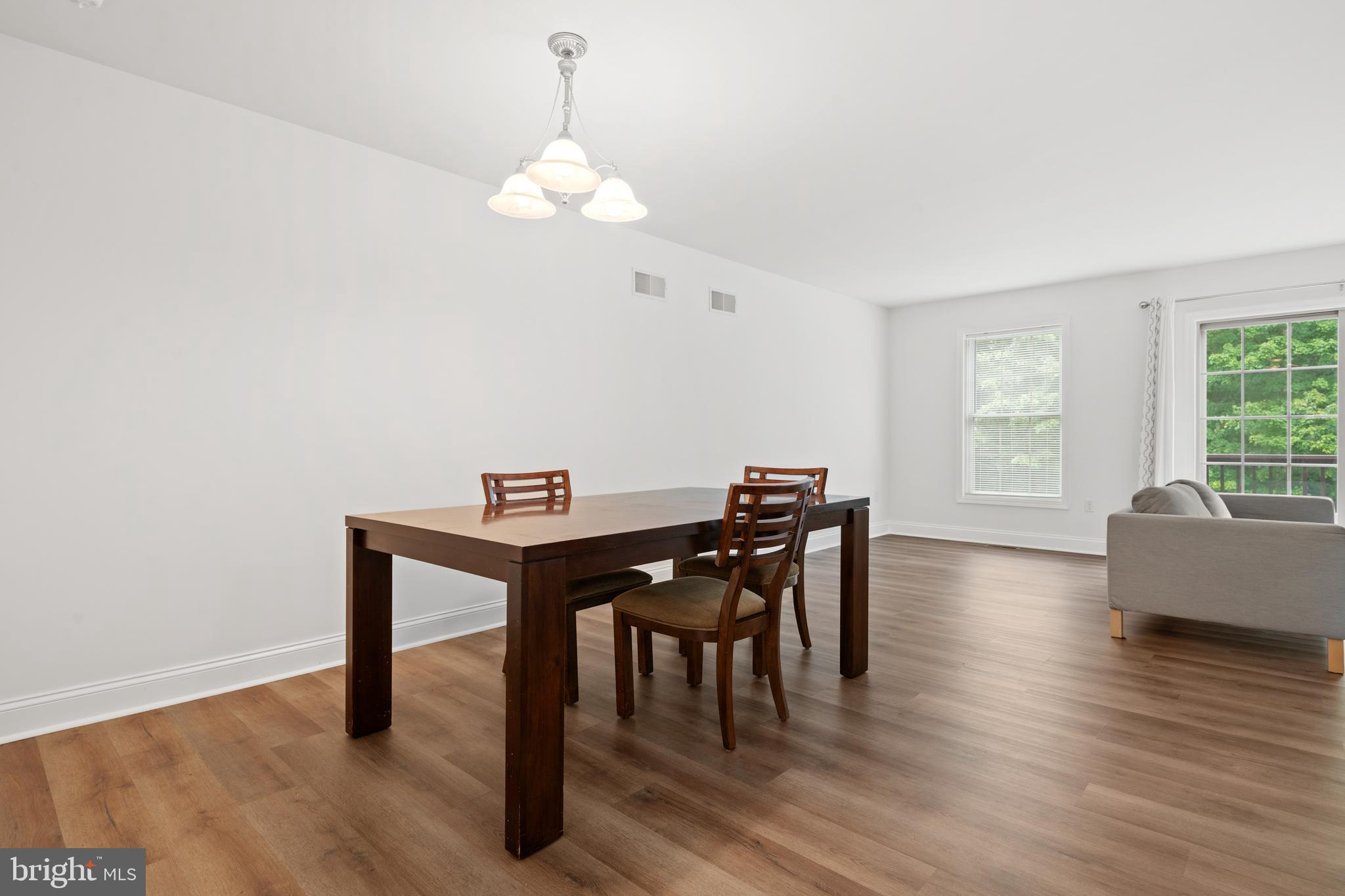 435 RABBIT HILL