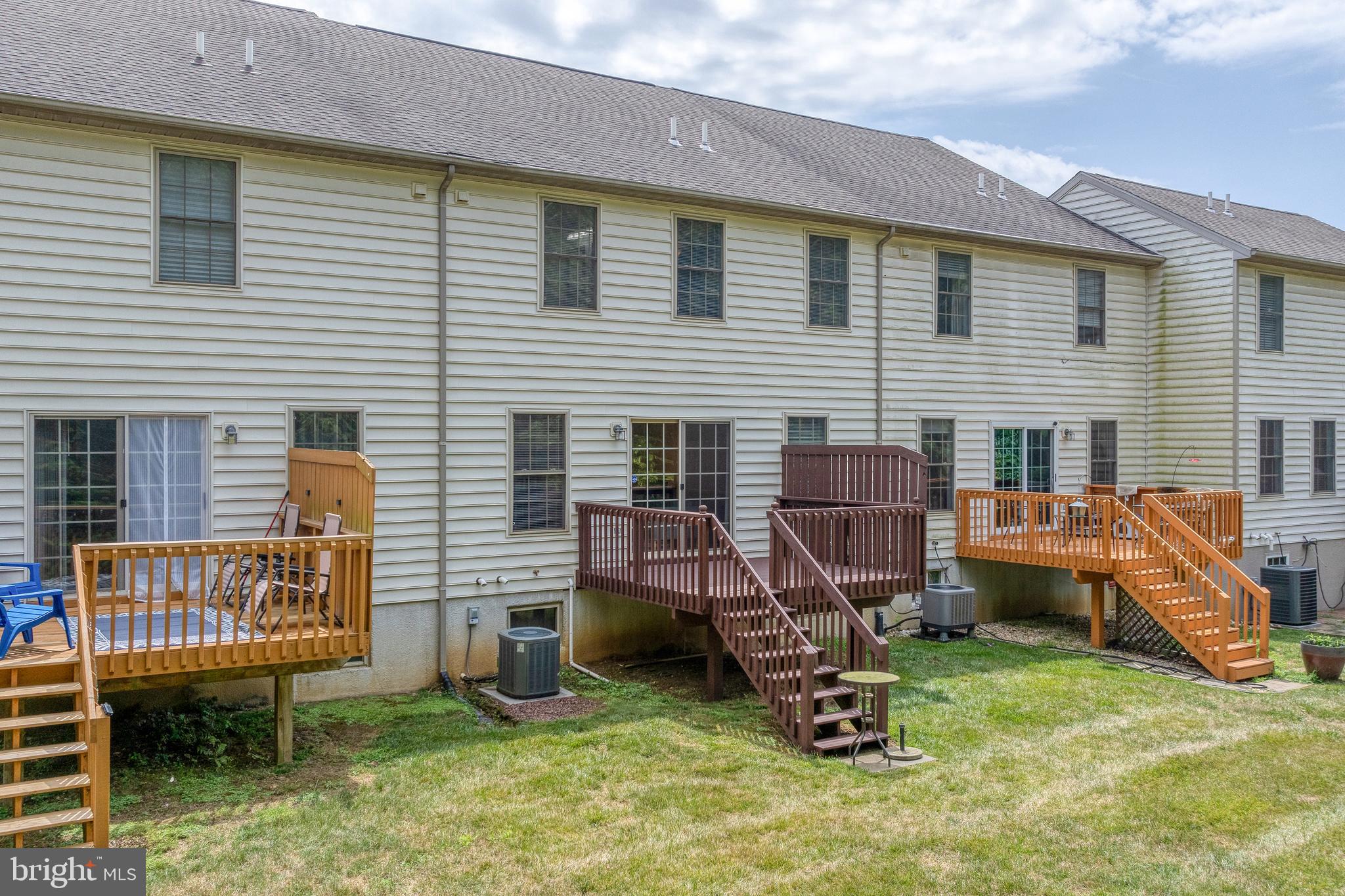 435 RABBIT HILL