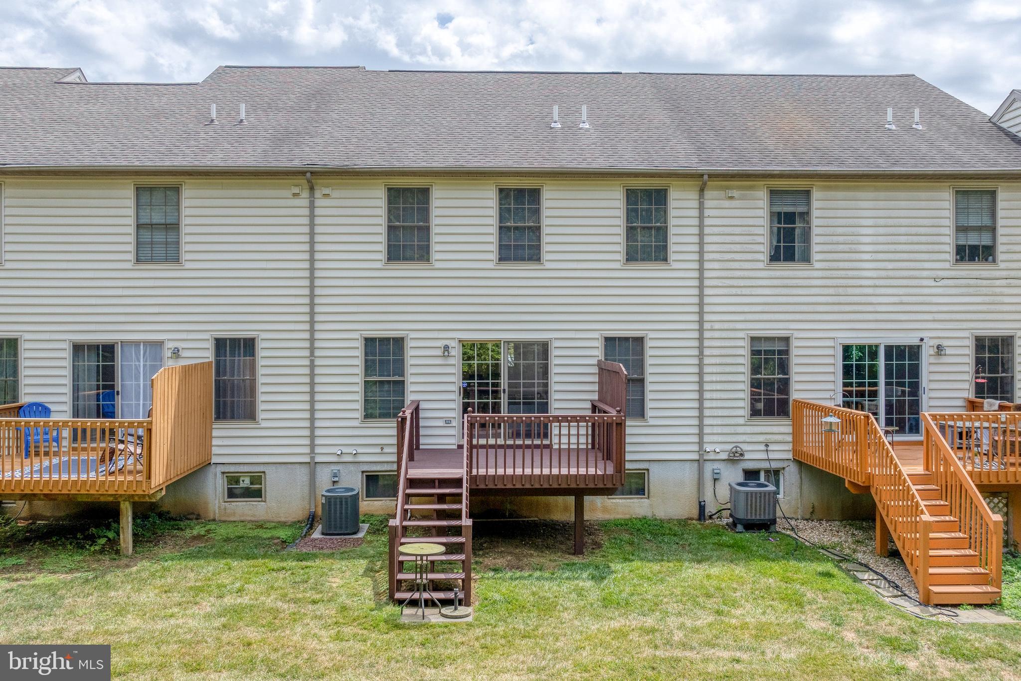 435 RABBIT HILL