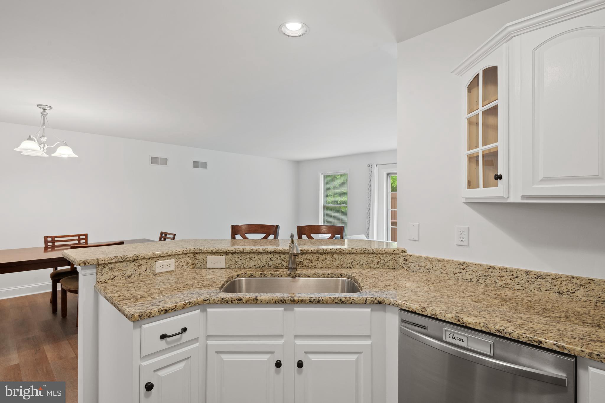 435 RABBIT HILL