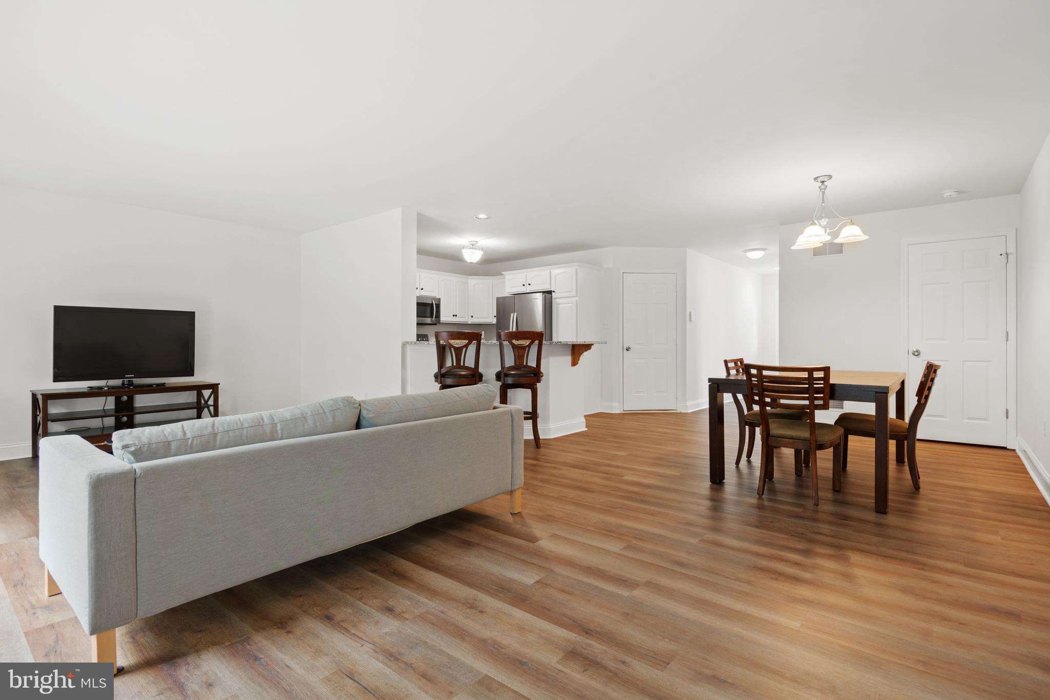 435 RABBIT HILL