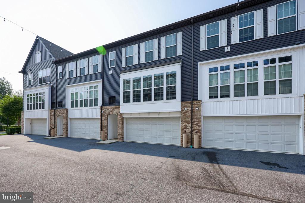 716 MAYER PLACE