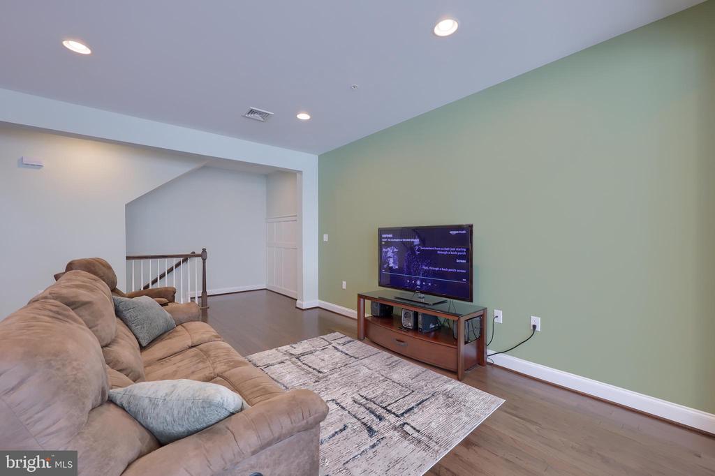 716 MAYER PLACE