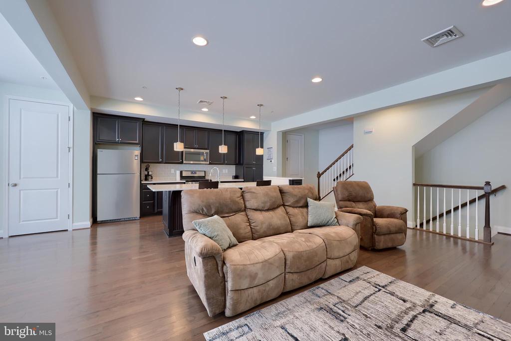 716 MAYER PLACE